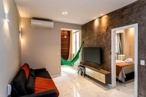 Apartamento Moderno na Quadra da Praia de Copacabana